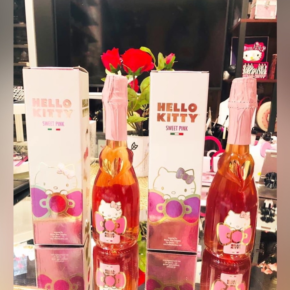 🌸HelloKitty wines 🍷 🌸